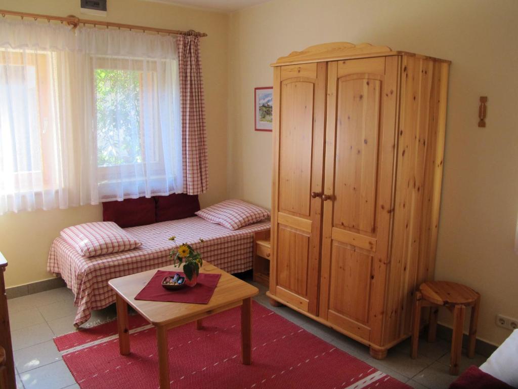 Foki Apartman Шопрон Номер фото